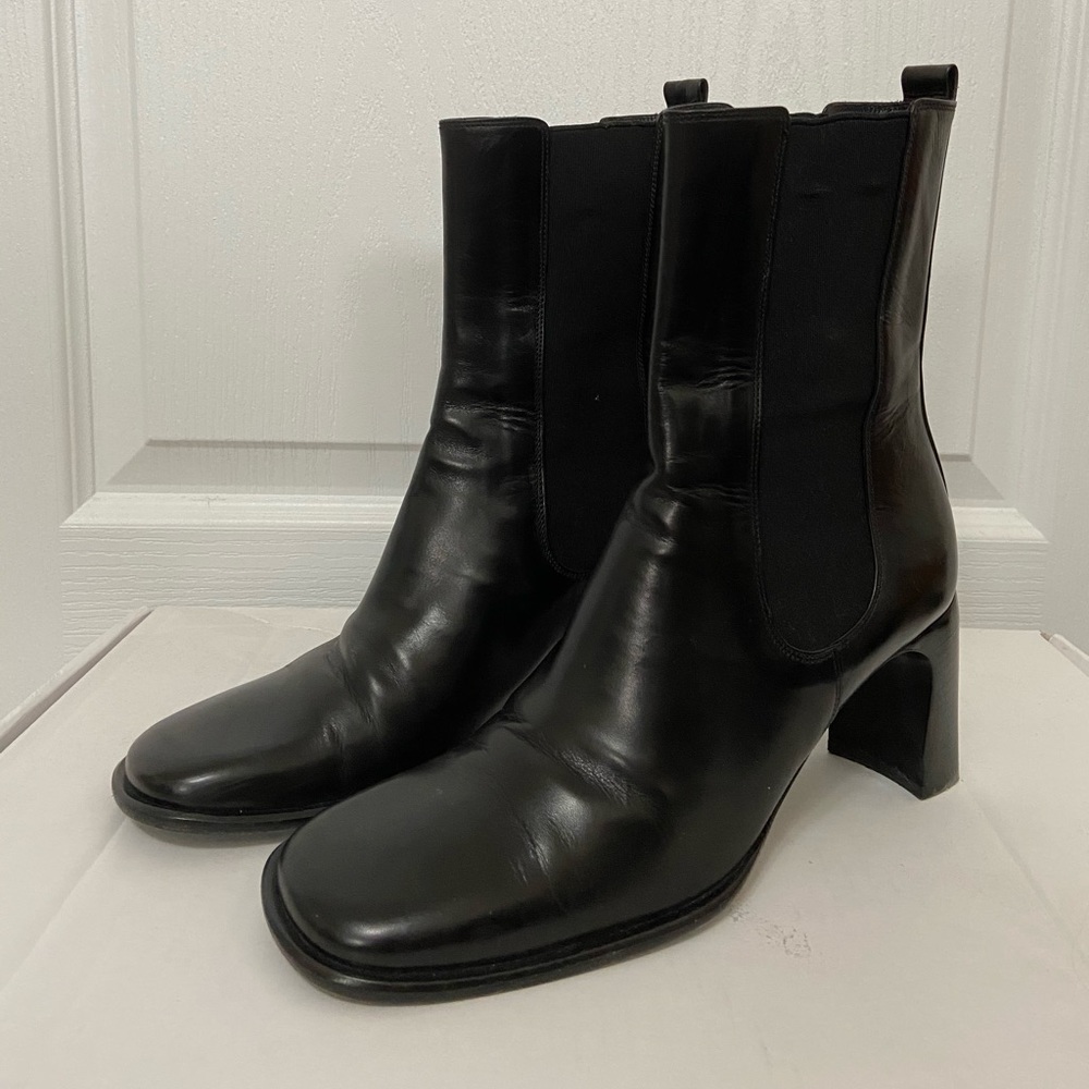 Vintage Gucci black leather boots size 7B